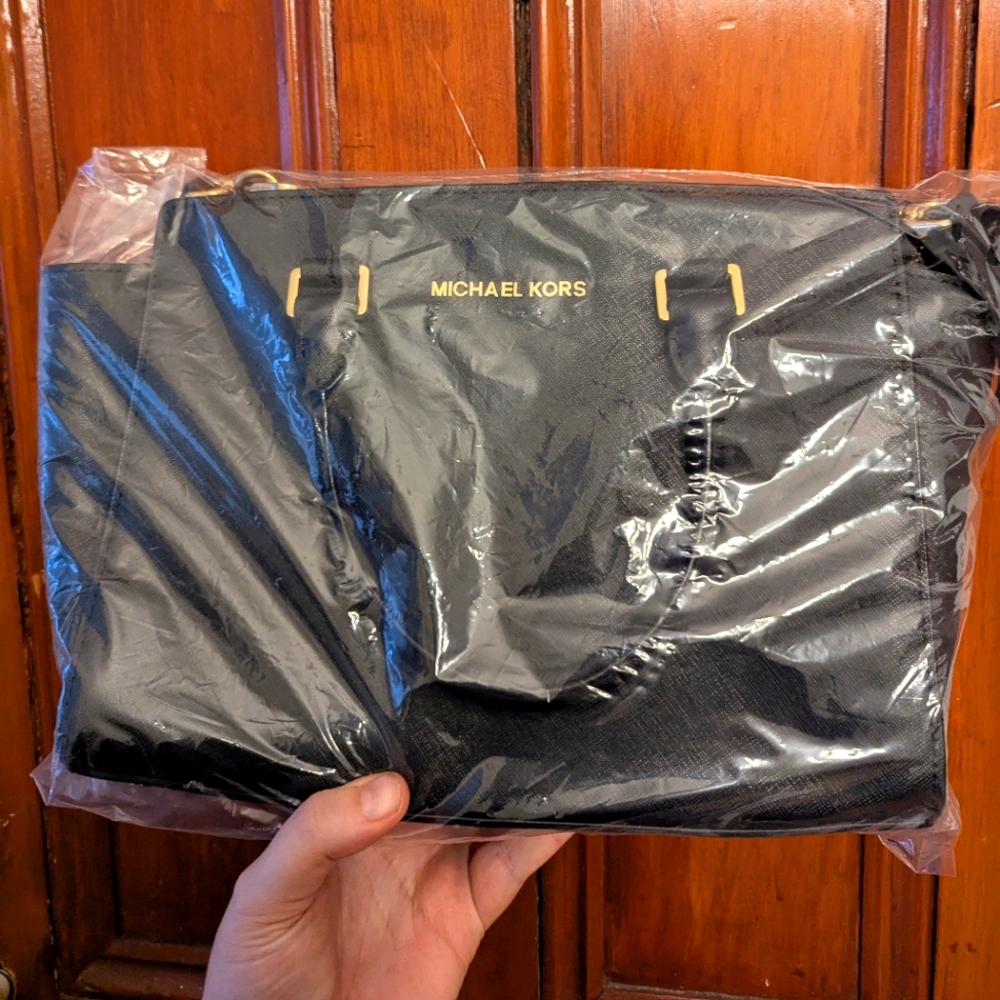MICHAEL KORS selma medium satchel.
